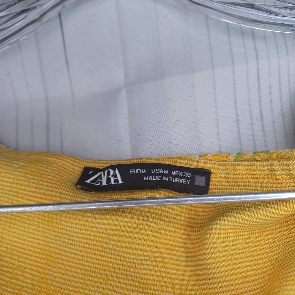 ZARA S Firfirli Jakarli Yellow Green Paisley Stretch sleeveless cropped top - Picture 6 of 9